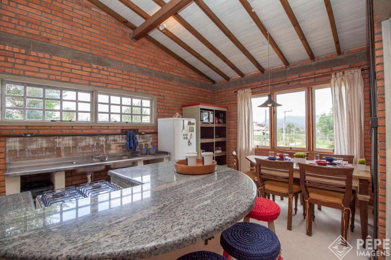 Villa Vieja Hacienda à Praia do Rosa Extérieur photo